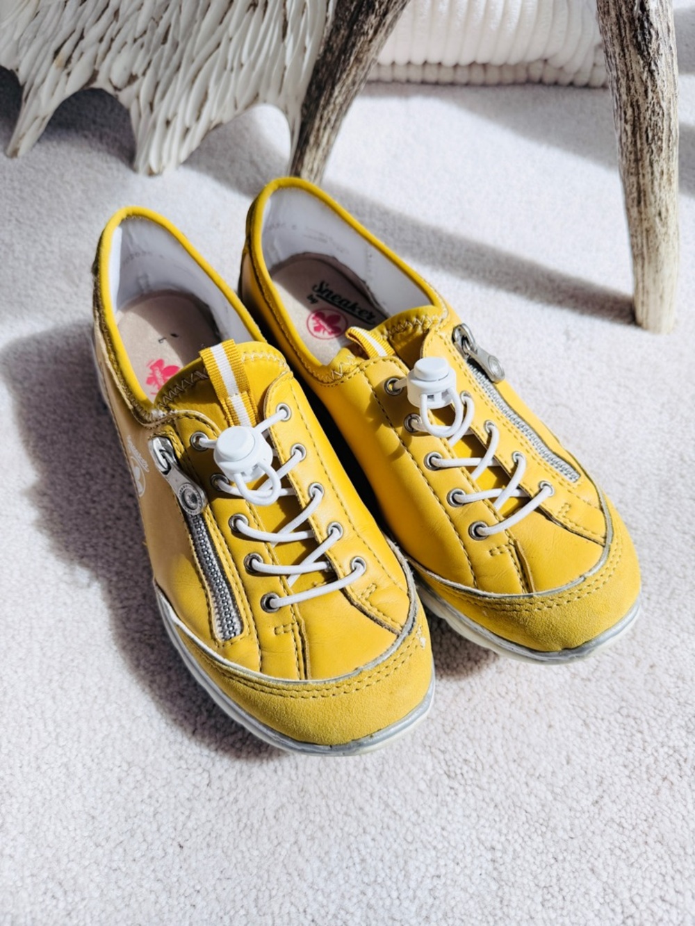 Ladies Size 6 Riekers Yellow Slip-On Sneakers Side Zipper & Memosole  Footbed 🔥